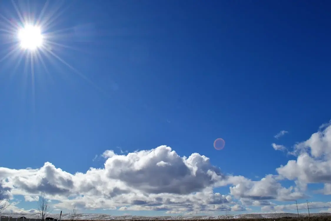 Image of the sun, highlighting the hot weather typical of Oklahoma summers