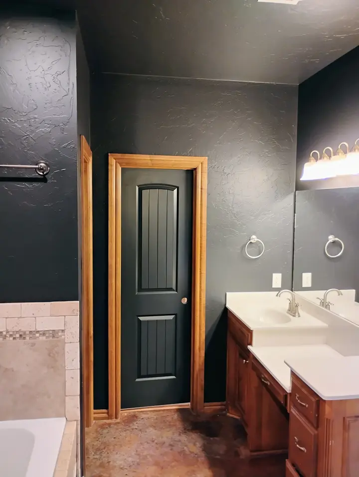 Interior house tricorn black painting in Newcastle, OK